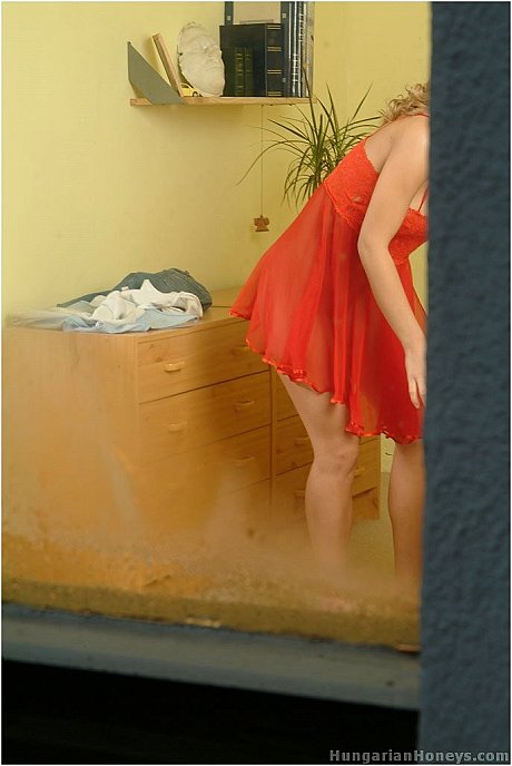 Beautiful blondy Silvie Thomas gets caught stripping and masturbating - Gallery #3606