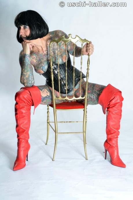 Solo skank gf woman Tattoogirl Cleo gets nude in a leather waist cincher and long boots - #1221322