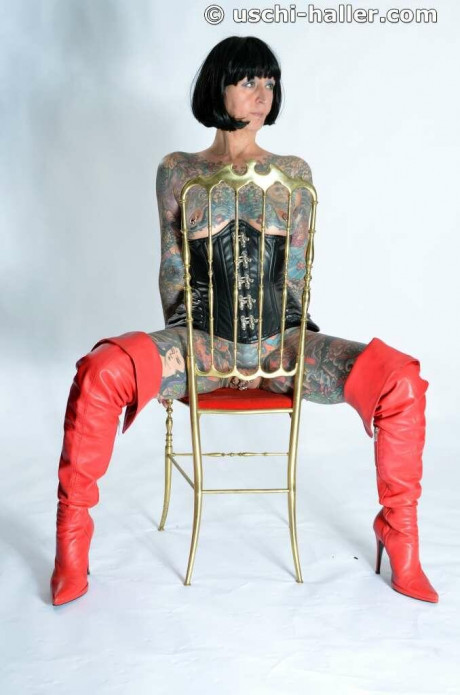 Solo skank gf woman Tattoogirl Cleo gets nude in a leather waist cincher and long boots - #1221323
