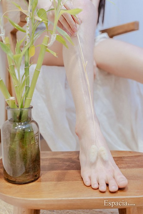 Beautiful South Korean solo lady gf broad goes barefoot during an upskirt shoot - Image 3 of 10  in Model category  