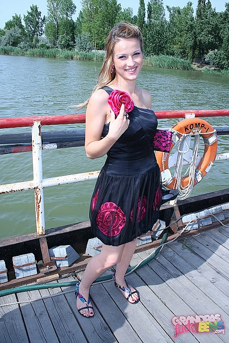 Serbian vixen Cherry Kiss giving old Captain Eddie rimjob and fucks his rod - Image 4 of 16  in Pussy category   featuring Cherry Kiss, Eddie 