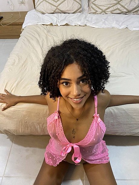 OnlyFans Lisandra Official starring Lisandra Official Hot Pics - Image 16 of 20  in Latina category   featuring Lisandra Official 