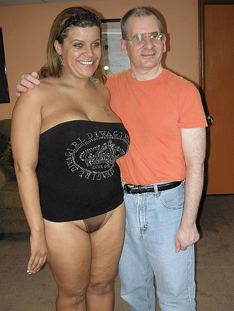 Curvy latina MILF with large breasts Angel Lynn gives a dude with glasses a oral sex - Image 1 of 20  in Amateur category   featuring Logan Drake, Angel Lynn 