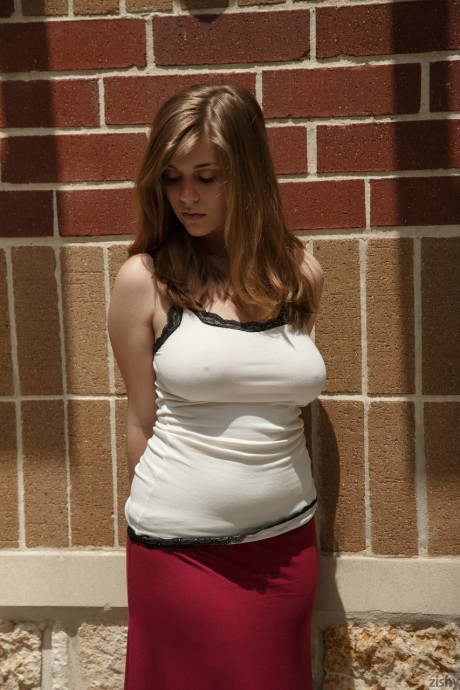 Playful teenie Natalie Austin gets slutty in public & shows her curves - #382093