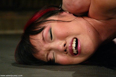 Wired snatch starring Lystra, Princess Donna Dolore Hot XXX - Image 9 of 21  in Lesbian category   featuring Princess Donna Dolore, Lystra 