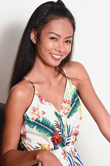 Thin oriental babe Magen shows her tiny melons and her little shaved pussy - Image 4 of 20  in Teen category   featuring Magen Hana 