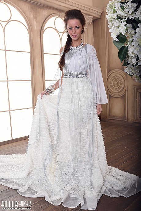 Teen bride takes off her wedding dress to model nude after the ceremony - xxx porn gallery #49565 in Pussy featuring Lili Z