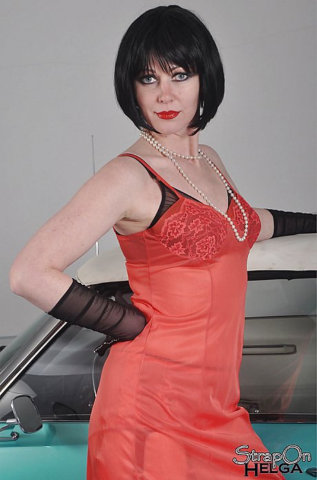 Cuddly milf Helga likes working with a huge strapon on camera - Gallery #22739