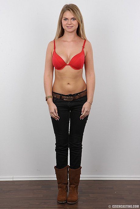 Appealing fresh teenie amateur Dominika posing in various stages of undress - Gallery #33586