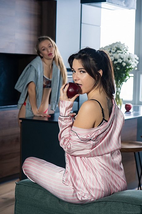 Viv Thomas performed by Aislin naked Pics - Image 6 of 21  in Model category   featuring Aislin 