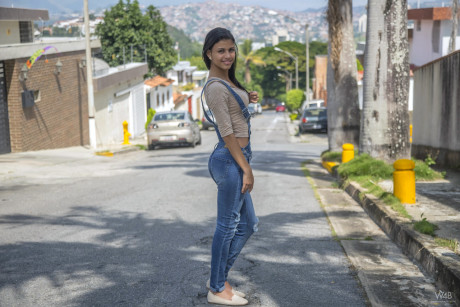 Cute hispanic teen Denisse Gomez flaunts her ravishing figure in jeans - #457970