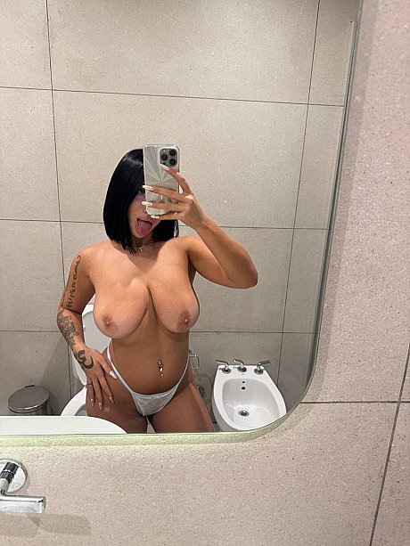 OnlyFans Leyla Amari performed by Leyla Amari Hot Pics - Image 13 of 20  in Model category   featuring Leyla Amari 