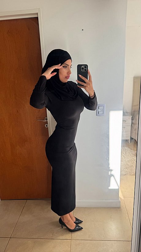 OnlyFans Leila Onyx XXX Gallery - Image 1 of 20  in Model category  