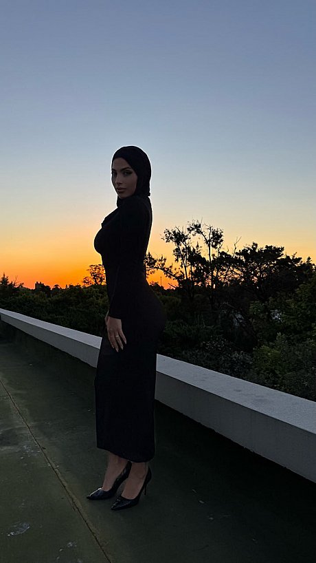 OnlyFans Leila Onyx XXX Gallery - Image 4 of 20  in Model category  