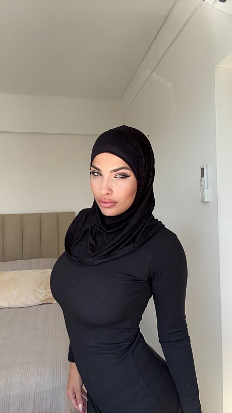 OnlyFans Leila Onyx XXX Gallery - Image 10 of 20  in Model category  