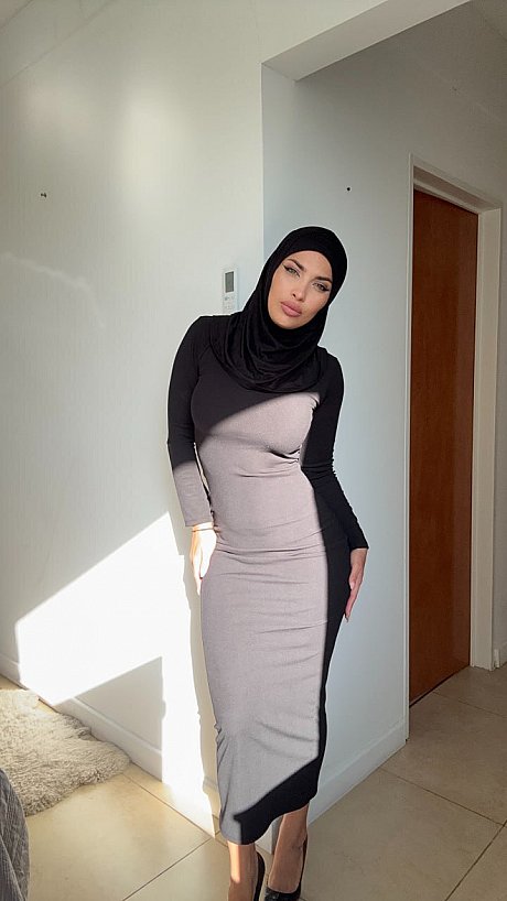 OnlyFans Leila Onyx XXX Gallery - Image 11 of 20  in Model category  