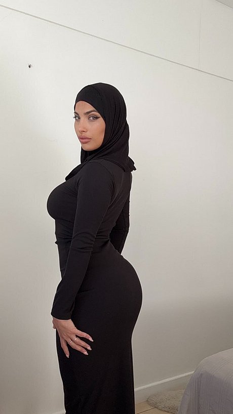 OnlyFans Leila Onyx XXX Gallery - Image 19 of 20  in Model category  