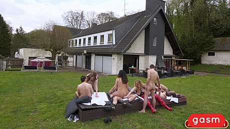 Hot Gold XXX nude Photos - Image 18 of 21  in Outdoor category  