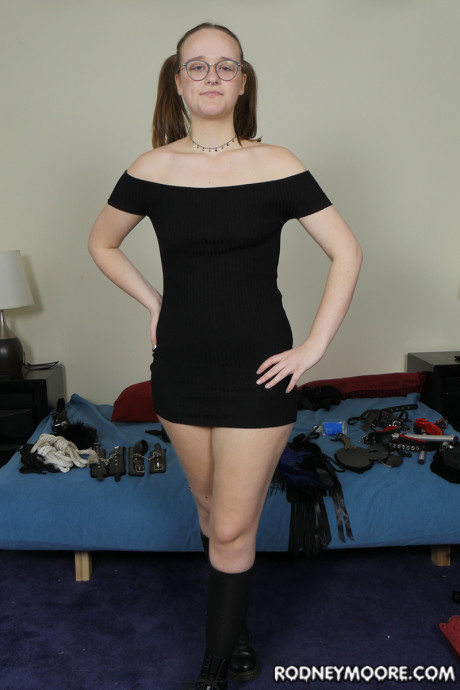 Sweet amateur in glasses Dolly Haze undresses & shows off her enormous butt - #1359964