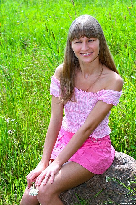 Club Seventeen starring Martine C nude Images - Image 1 of 21  in Masturbation category   featuring Martine C 