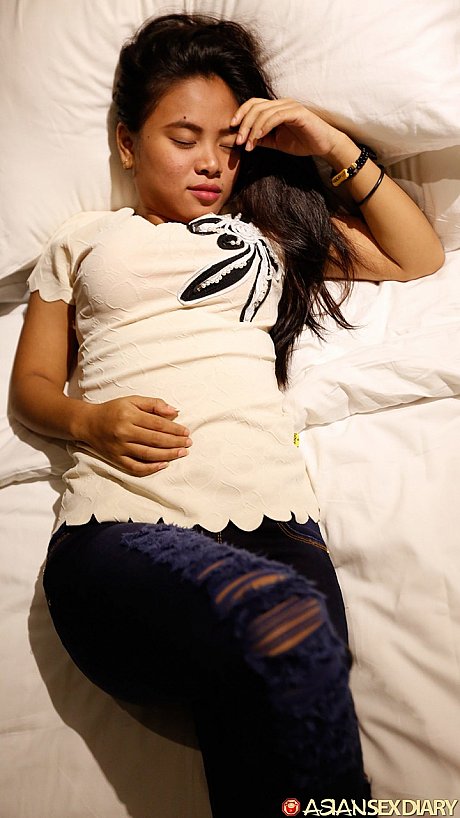 Adorable Filipina Nini undresses and flaunts her gigantic ass and boobies - Image 8 of 21  in Teen category   featuring NINI 