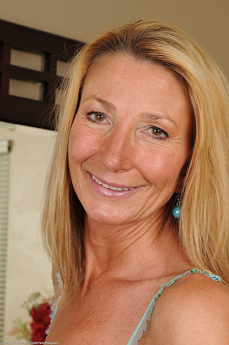 Blonde MILF Pam displays her long legs, pierced belly and old cunt - Image 3 of 20  in Legs category   featuring Pam 