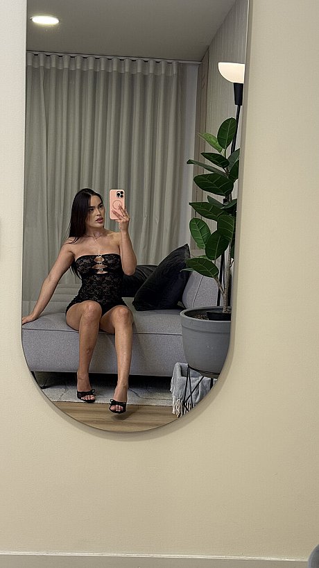 OnlyFans Helen De La Vega naked Images - Image 11 of 14  in Legs category