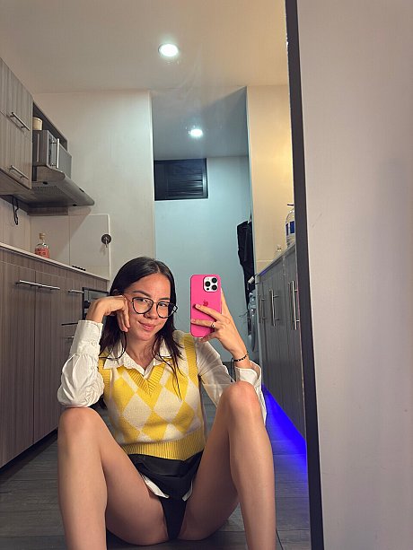 Blowketing performed by Angelsmall nude Pictures - Image 18 of 18  in Teen category   featuring Angelsmall 
