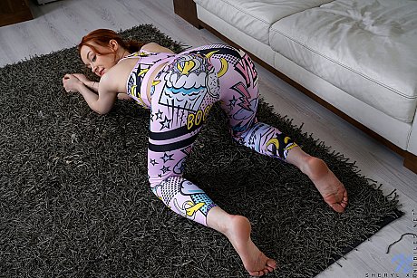 Fit amateur babe Sheryl X strips off her gymwear and toys herself - Image 5 of 21  in Pussy category   featuring Sheryl X 