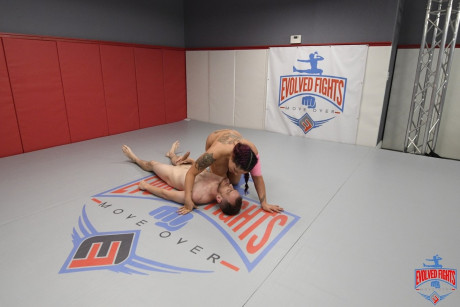 Wrestler Jasmeen LeFleur treats a fiance boyfriend man to a ride on top before facesitting him - #1547484