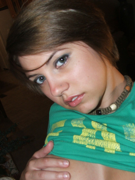 Teen slut girl chick Photos - #688836
