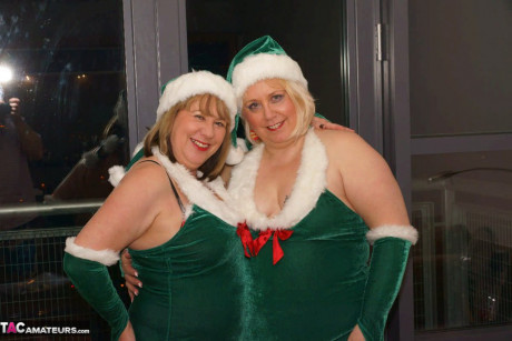 Obese yellow-haired Lexie Cummings partakes in lesbian sex in Christmas clothing - #812363