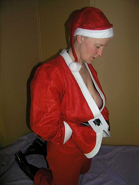 Older amateur Tiffany Pearl shows her boobies and twat in Christmas attire - Image 4 of 16  in Pussy category   featuring Tiffany Pearl 
