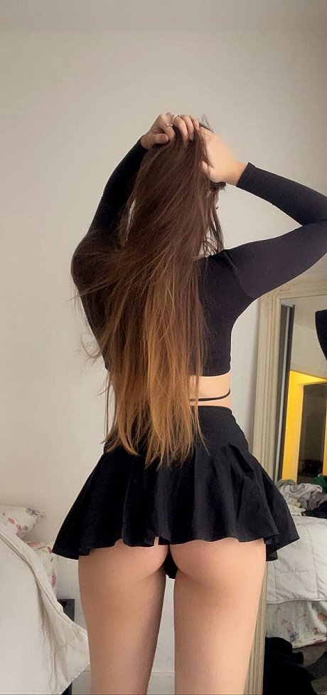 OnlyFans Lola La La 23 performed by Lola La La 23 undressed XXX - Image 7 of 12  in Babe category   featuring Lola La La 23 