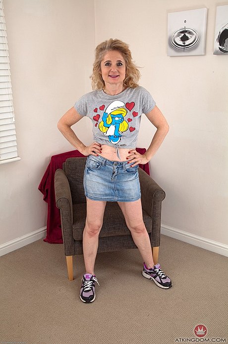 Older blondy Isabella Diana gets naked to spread her extremely furry cunt - Image 2 of 20  in Pussy category   featuring Isabella Diana 
