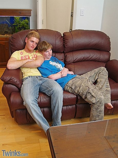 Thin gay boys Bryce H and Jackson C kiss & give each other a bj - Image 21 of 21  in Gay category  