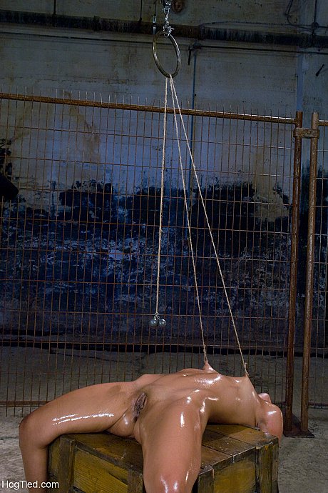 Wild babe Miss Jade Indica gets her body oily in a bondage sex show - Image 4 of 20  in Spreading category   featuring Miss Jade Indica 