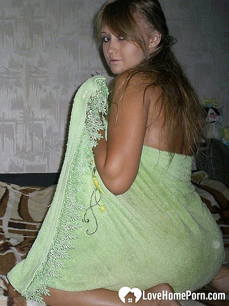 Beautiful amateur babe flaunting her incredible giant natural melons and butt - Image 19 of 20  in Masturbation category  