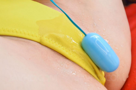Japanese slut girl Arisa Nakano squirts while being masturbated with toys