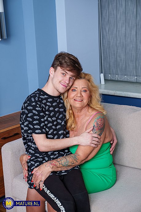 Kinky old lady Paulene gets her furry snatch nailed by skinny teen fiance boy - Image 3 of 20  in Spreading category   featuring Petr the Boy, Paulene 