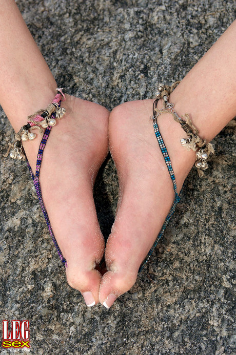 Leg Sex Michelle's sandy feet - #219779