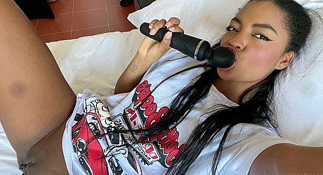 Fine amateur Sofi Vega exposes her thick booty and toys her juicy cunt - Image 2 of 19  in Pussy category   featuring Sofi Vega 