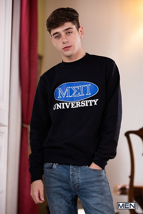 Adorable twink Joey Mills gets seduced and plowed by gay prince Sir Peter - Image 2 of 13  in Gay category  