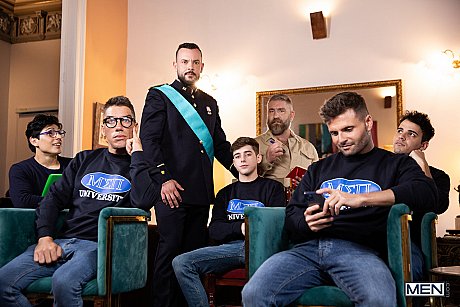 Adorable twink Joey Mills gets seduced and plowed by gay prince Sir Peter - Image 4 of 13  in Gay category  