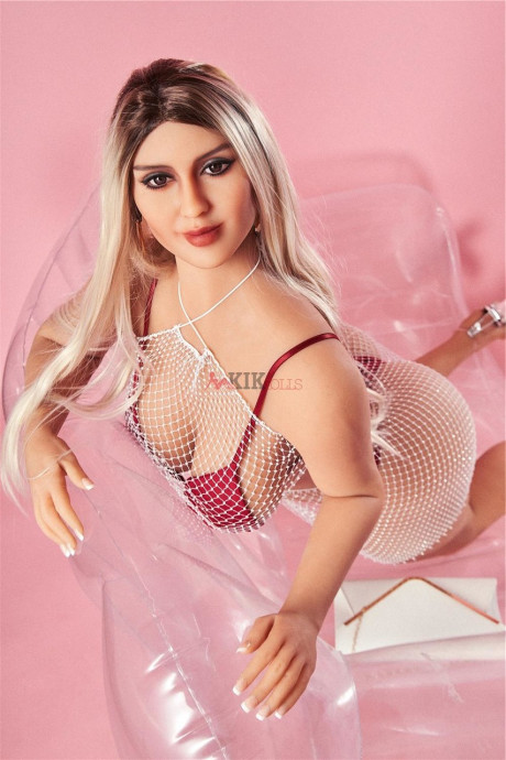 Thick sex doll Jessica exposing her oily big boobs & giant curvy ass - #104395