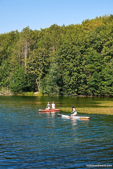 Club Sweethearts featuring Amelia Ost, Dakota Doll, Sumiko Smile Porn Images - Image 1 of 21  in Lesbian category   featuring Dakota Doll, Amelia Ost, Sumiko Smile 