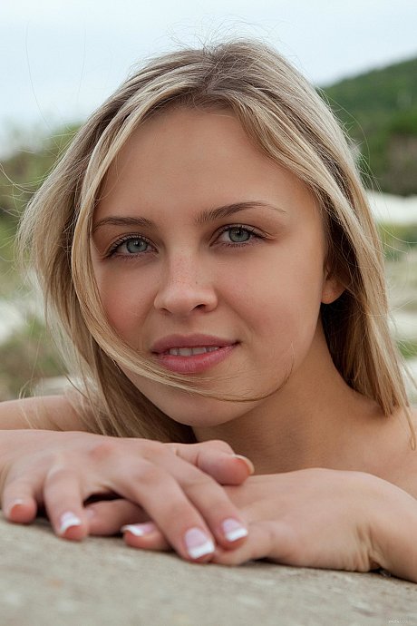 Yellow-haired babe with pretty eyes Luciana A flaunts her amazing figure - Image 3 of 20  in Outdoor category   featuring Luciana A 