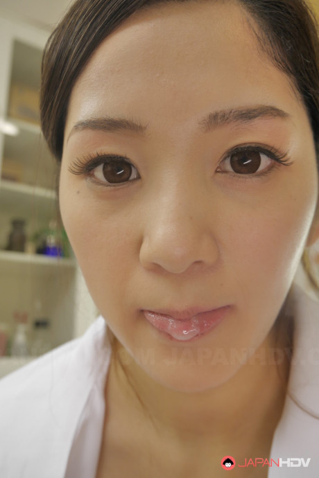 Bottomless oriental nurse Anna Kimijima spits sperm after swallowing a patient's schlong - #372841