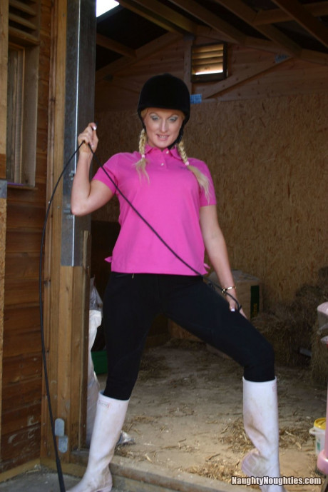 Slutty jockey Simone Clair & a busty brunette have group sex in the barn - #1461408