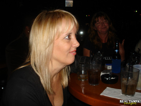 Blonde amateur cougar shows her shaved clam in the swinger night club - #1282942
